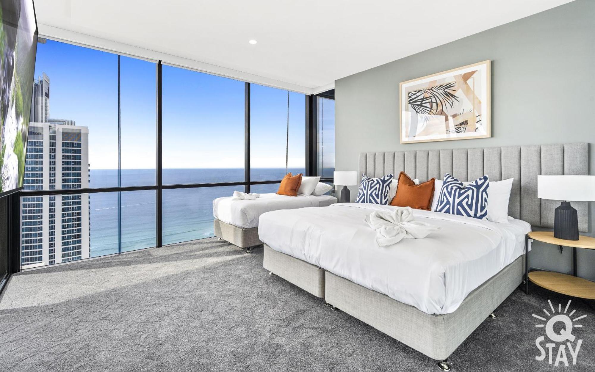 Hotel Circle On Cavill Coastal Luxe By Q