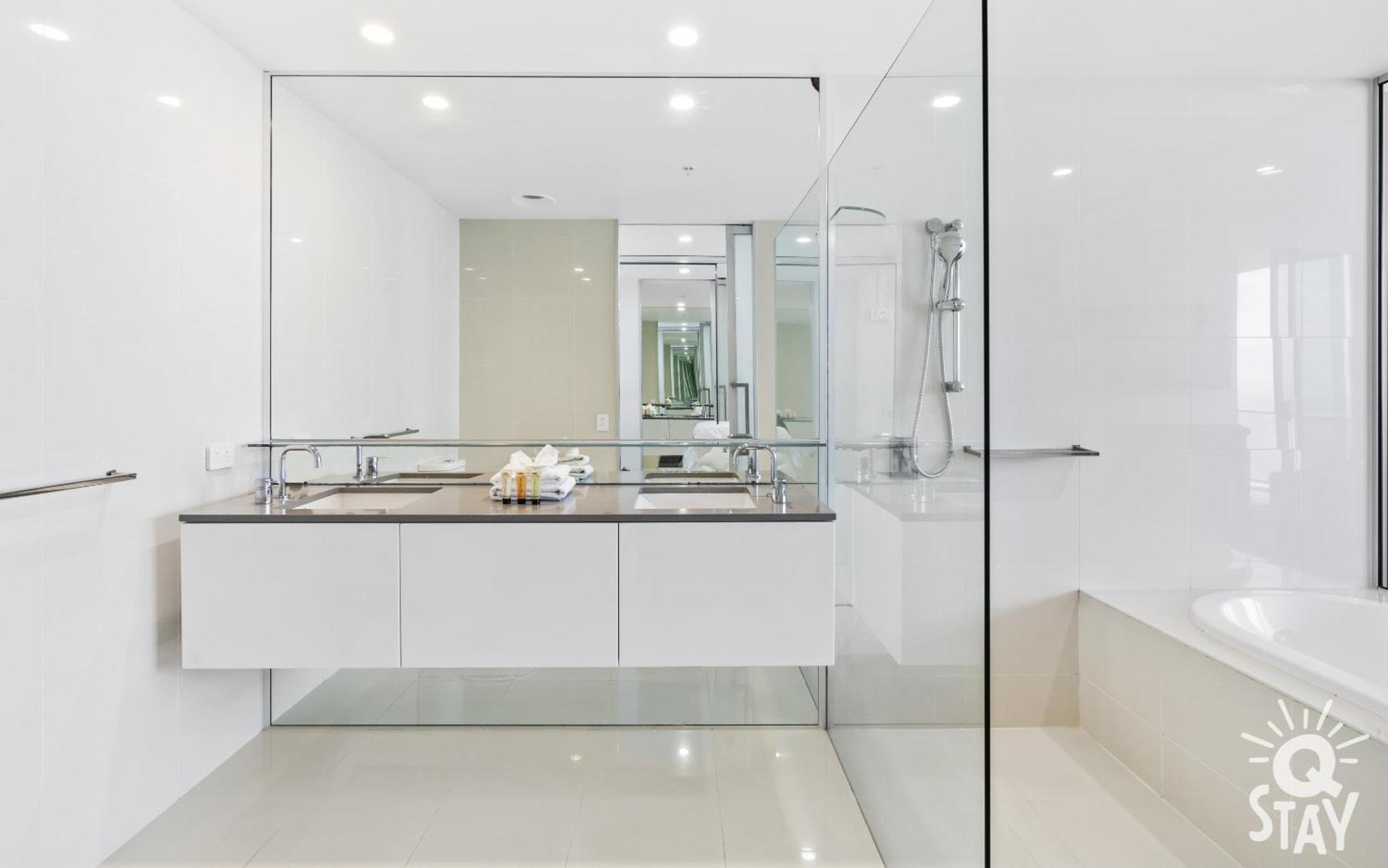 Hotel Circle On Cavill Coastal Luxe By Q Gold Coast