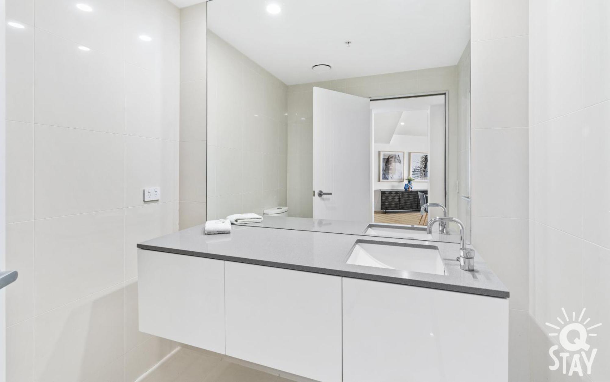 Circle On Cavill Coastal Luxe By Q Gold Coast